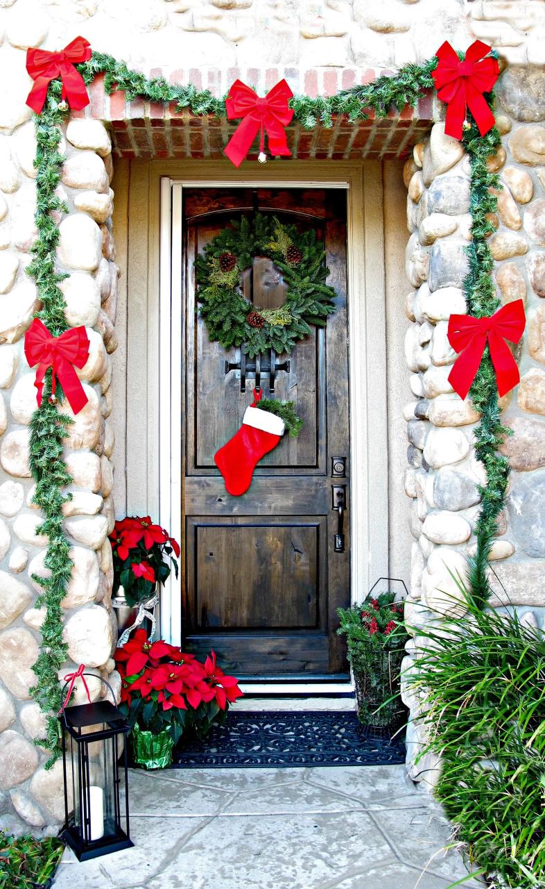 christmas tree door decor 50 Best Christmas Door Decorations for 2018