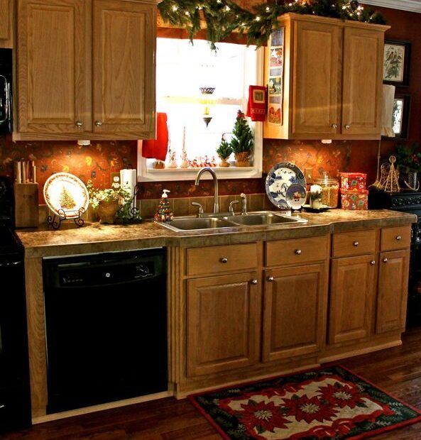 above cabinet christmas decor 20+ Christmas Garland Above Kitchen The Urban Decor