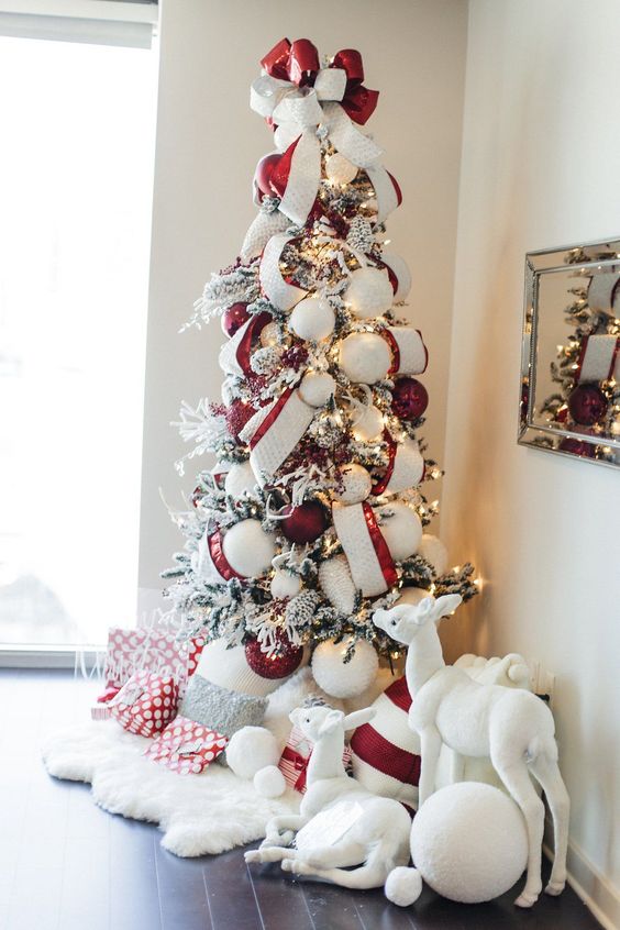 red and white christmas decor 25 Bright Red And White Christmas Décor Ideas Shelterness