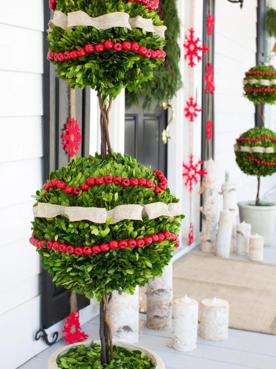 christmas decoration ideas outside 50 Best Outdoor Christmas Decorations for 2021