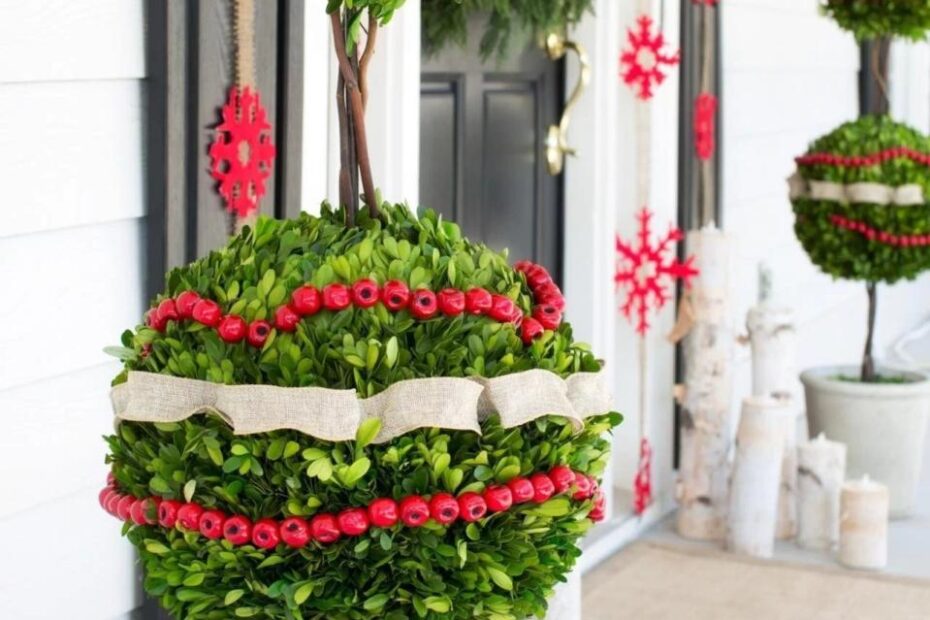 large outdoor christmas decor 50 Best Outdoor Christmas Decorations for 2021