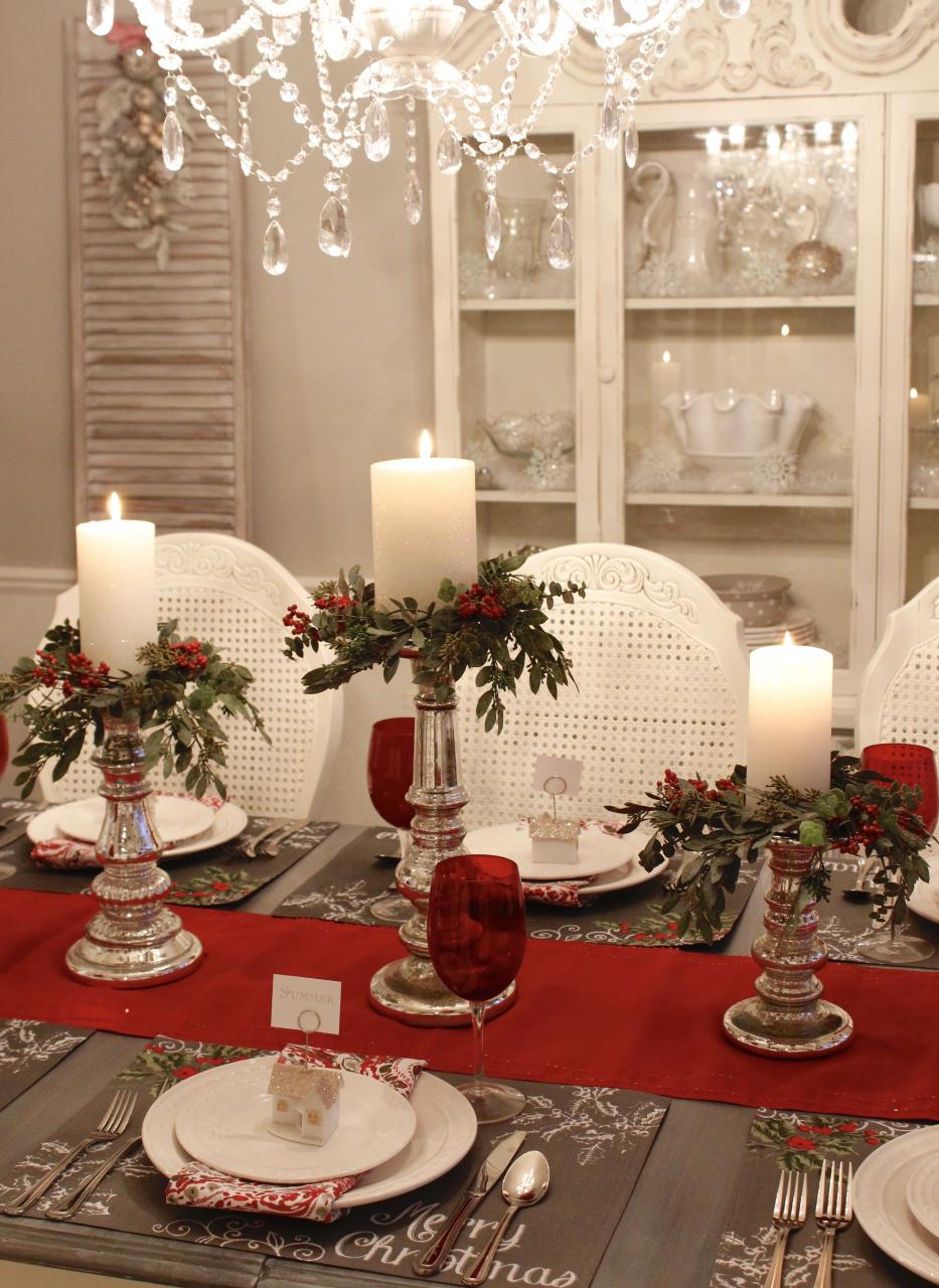 christmas decor for table top 30+ Christmas Dining Table Decor Ideas DECOOMO