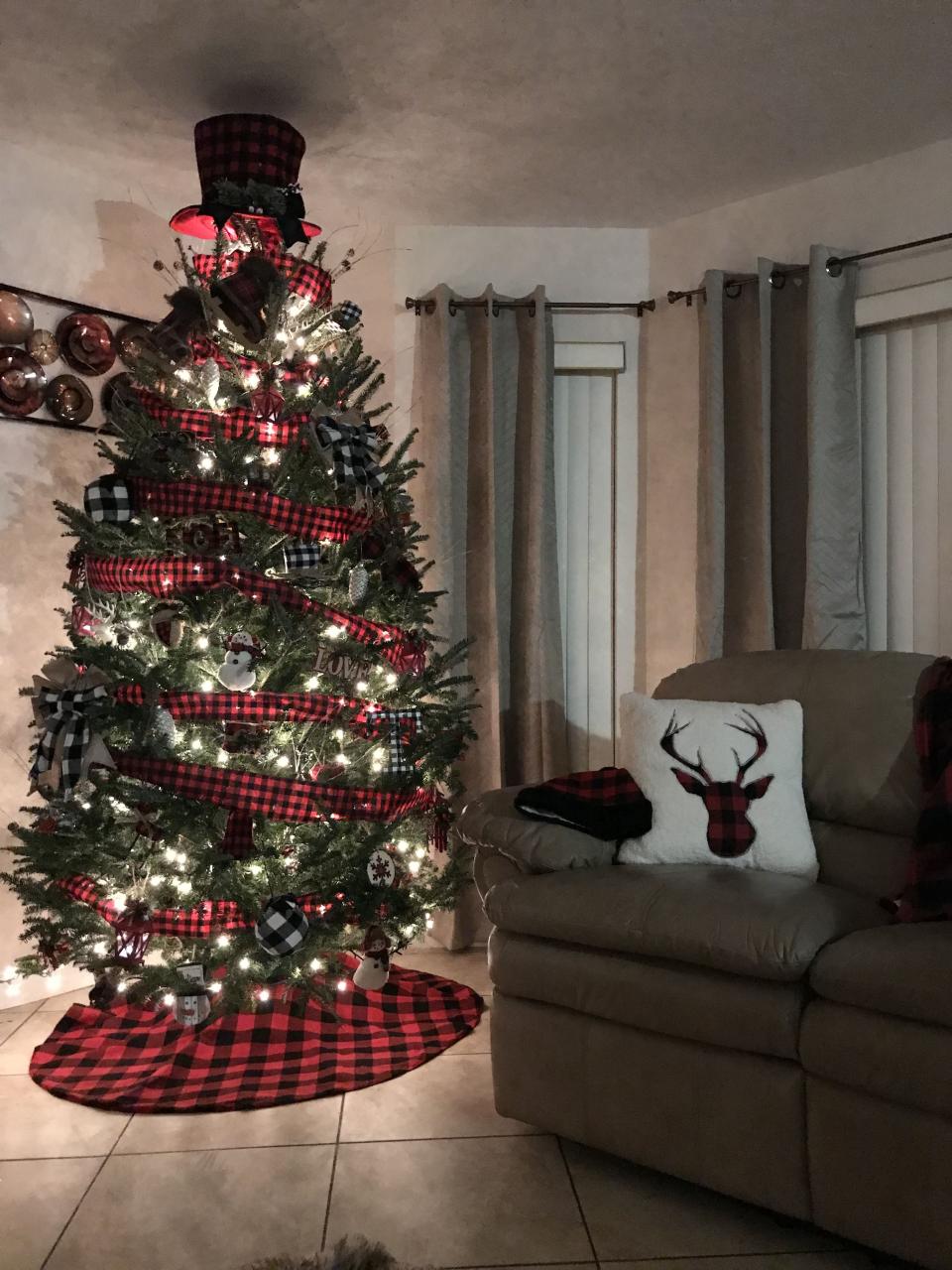 black and white buffalo plaid christmas decor Black Buffalo Plaid Christmas Decor