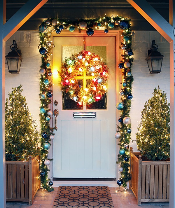 christmas decor front door 40 Appealing Christmas Main Door Decoration Ideas All About Christmas