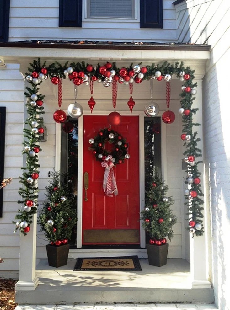 christmas front porch decor 25 Amazing Christmas Front Porch Decorating Ideas Instaloverz