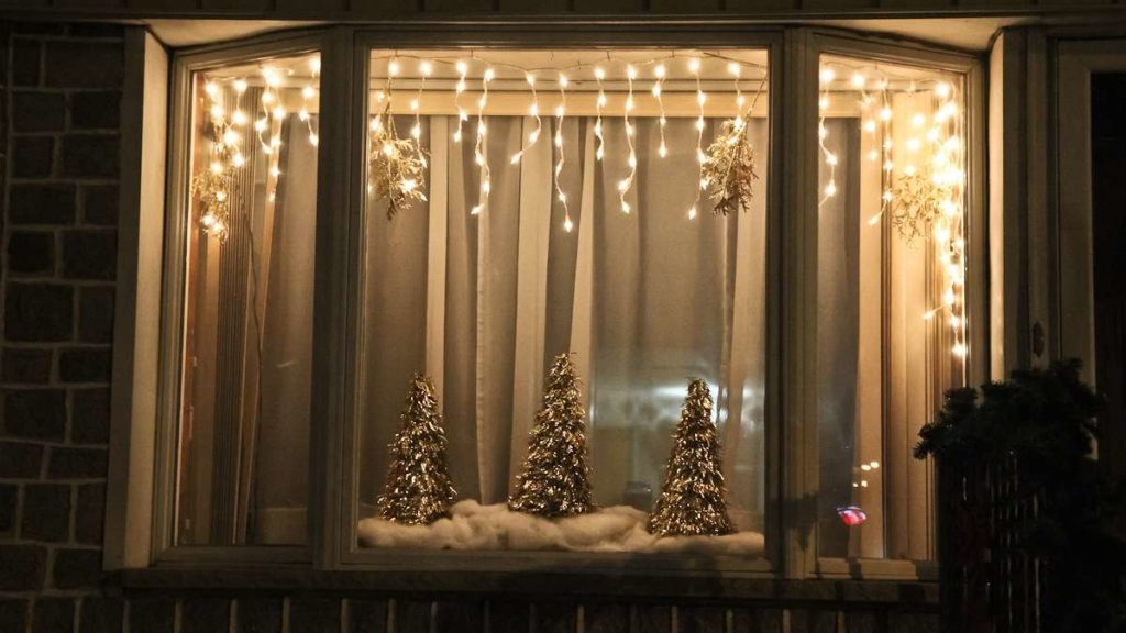 christmas light decor for window Best Window Lights Decoration Ideas for Christmas