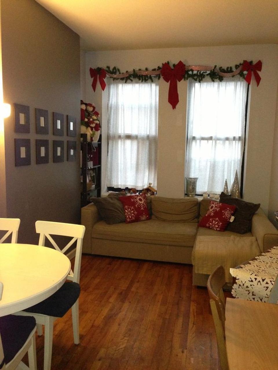 apartment decor for christmas 32 Stunning Chrsitmas Apartment Decorations You Have To Try Christmas apartment, Simple