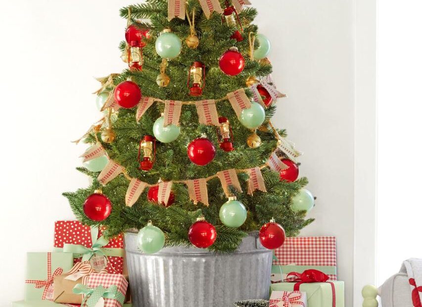 mini christmas tree decor 18 Best Small Christmas Trees Ideas for Decorating Mini Christmas Trees