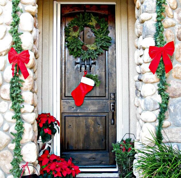 front door christmas decor 21 Extravagant Christmas Decorations For Your Front Door