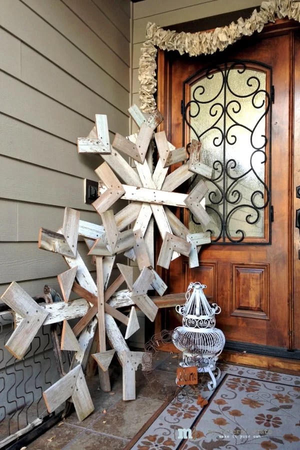 diy christmas porch decor 50+ Best Christmas Porch Decoration Ideas for 2021