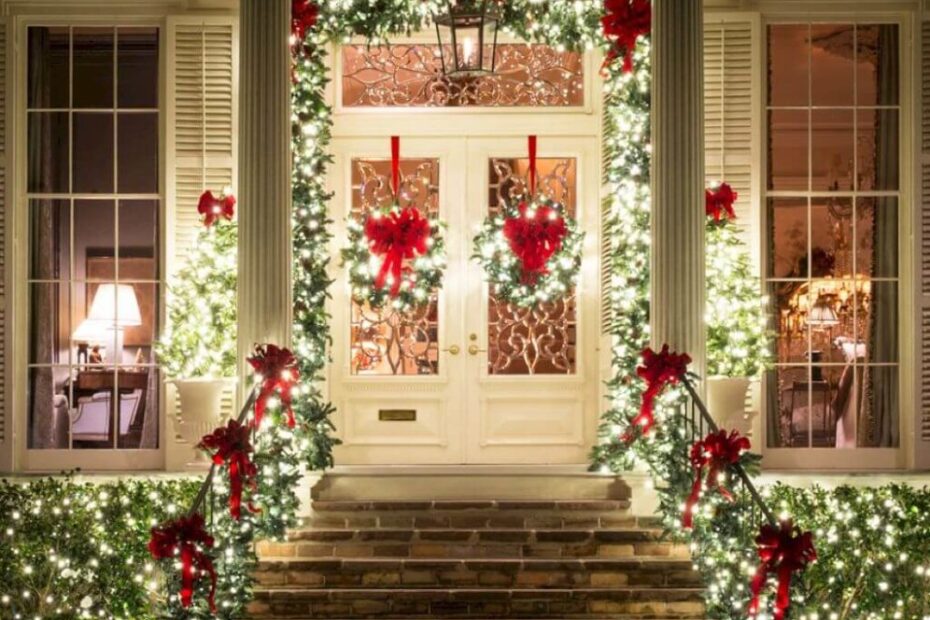 christmas front porch decor 25+ Front Porch Christmas Decor Ideas To Wow Your Neighbors The Architecture Designs