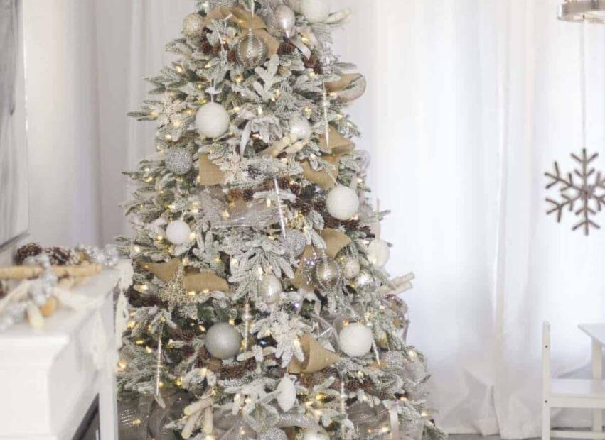 white christmas tree decor 20+ White Christmas Trees Decorated