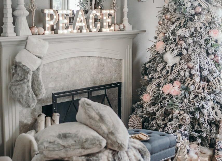 christmas wall decor ideas pinterest The Best Christmas Decorations on Pinterest living after midnite