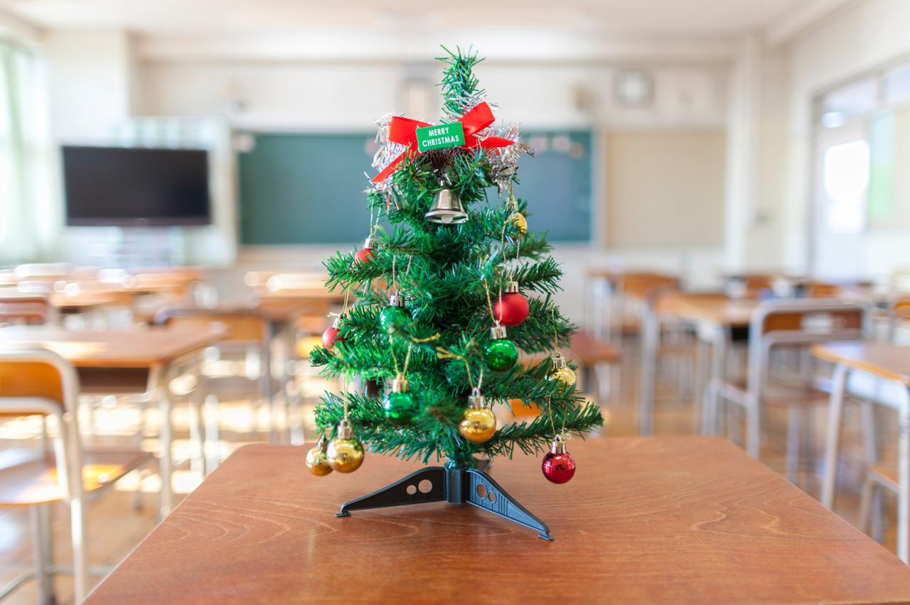 christmas decoration ideas in school Christmas Decoration Ideas For Classroom Ceiling 2021 Christmas