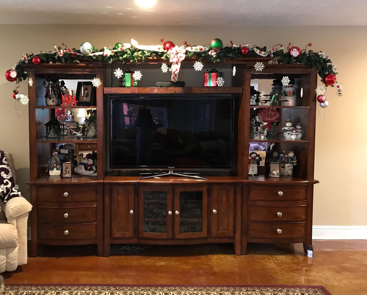 christmas decor for entertainment center 10+ Entertainment Center Christmas Decor