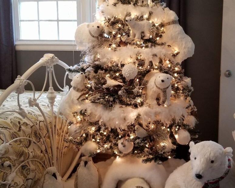 all white christmas decor Pin by Cynthia Farrell on Christmas Decor Ideas Cool christmas trees, Christmas tree themes