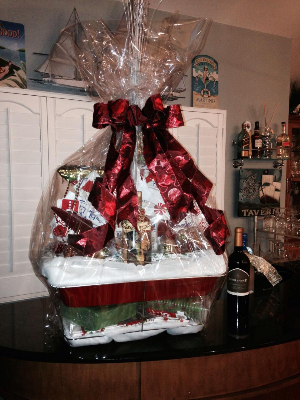 christmas decor basket ideas Silent Auction Christmas Gift Basket Theme Baskets, Gift Baskets