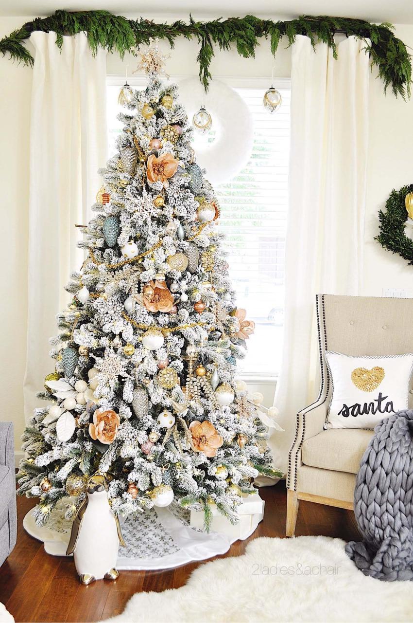 elegant white christmas tree decor 25+ Absolutely Stunning White Christmas Tree Decorating Ideas Elegant christmas trees, White