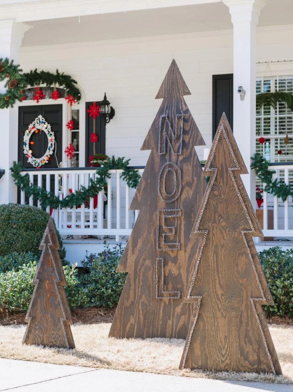 outdoor christmas decor trees 50 Best Outdoor Christmas Decorations for 2021