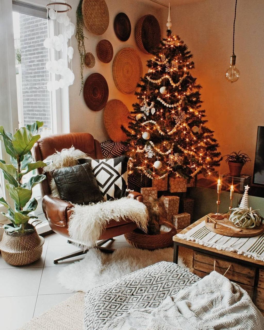 boho chic christmas decor 20+ Boho Chic Christmas Tree The Urban Decor