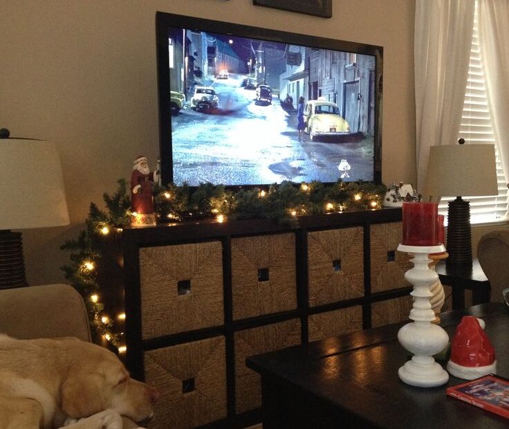 tv stand christmas decor ideas Don't have a fireplace to decorate with garland. I used our TV stand! Christmas decorations