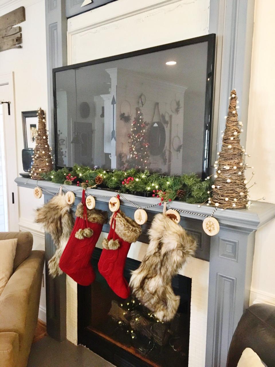 christmas fireplace decor with tv Tv Stand Christmas Decor, Christmas Fireplace Decor, Christmas Mantels, Christmas Reindeer