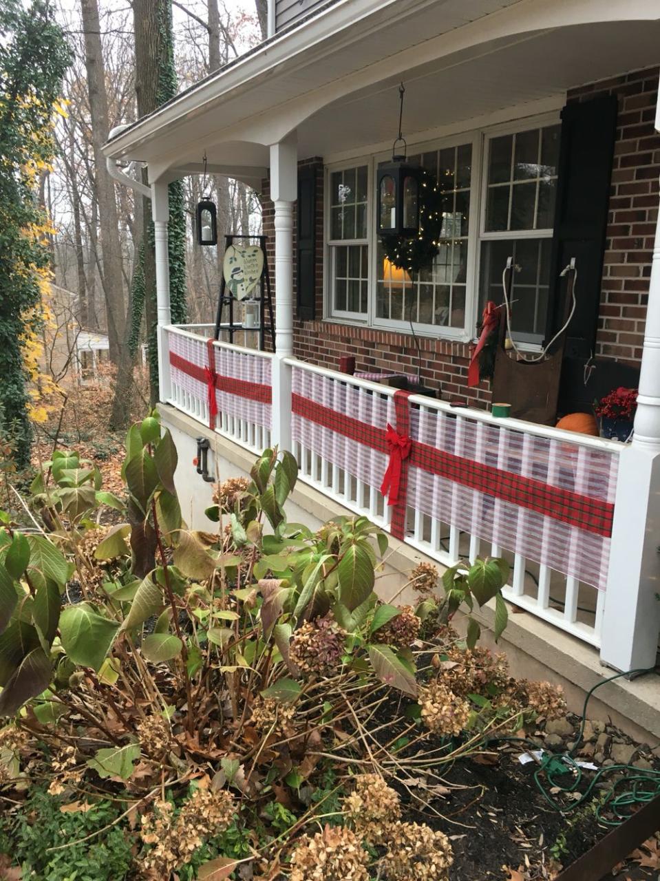 christmas decorations outdoor ideas railing front porch 20+ Front Porch Railing Christmas Decorating Ideas The Urban Decor