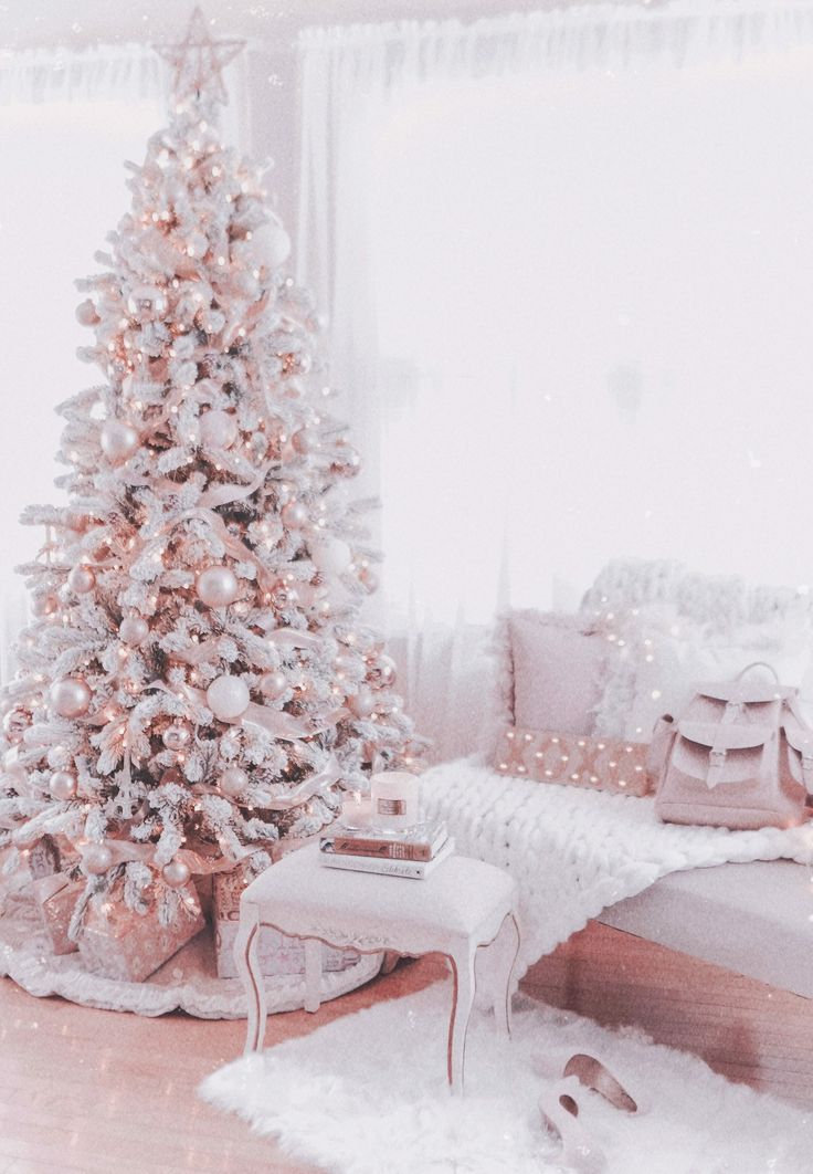 rose gold christmas decor 40+ Stunning Christmas Tree Ideas Your Family Will Love Gold christmas decorations, Rose gold