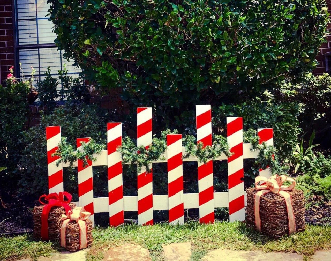 christmas decor for fence Christmas Picket Fence Etsy 844636105099793568 Christmas