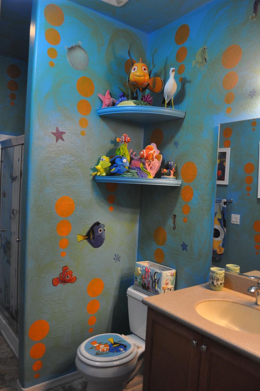 disney christmas bathroom decor My Disney Love A Disney Family and the Happiest Place on Earth Kids bathroom themes, Nemo