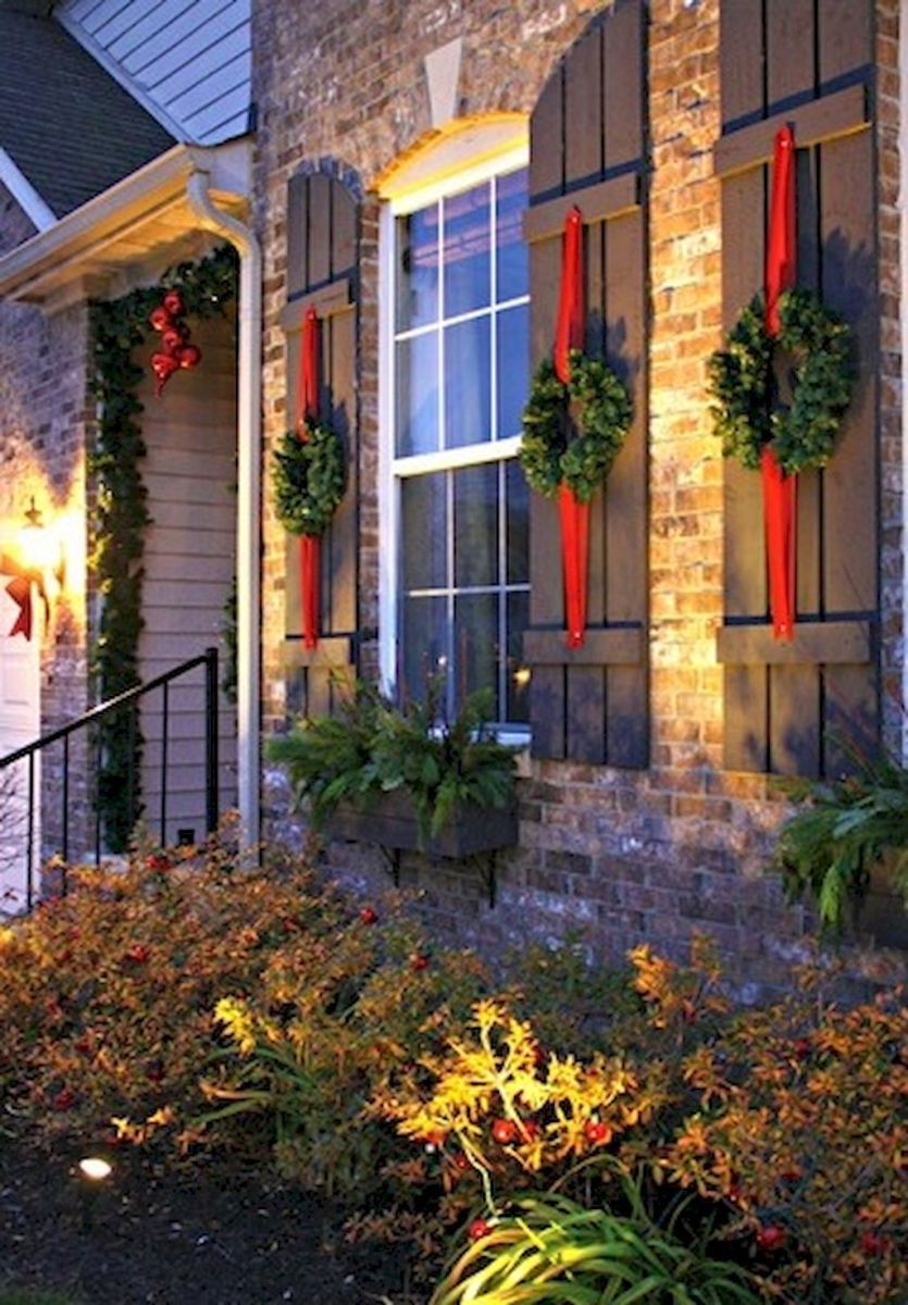 christmas decorations outdoor windows 35 Beautiful Christmas Decorations Outdoor Lights Ideas (27 Christmas