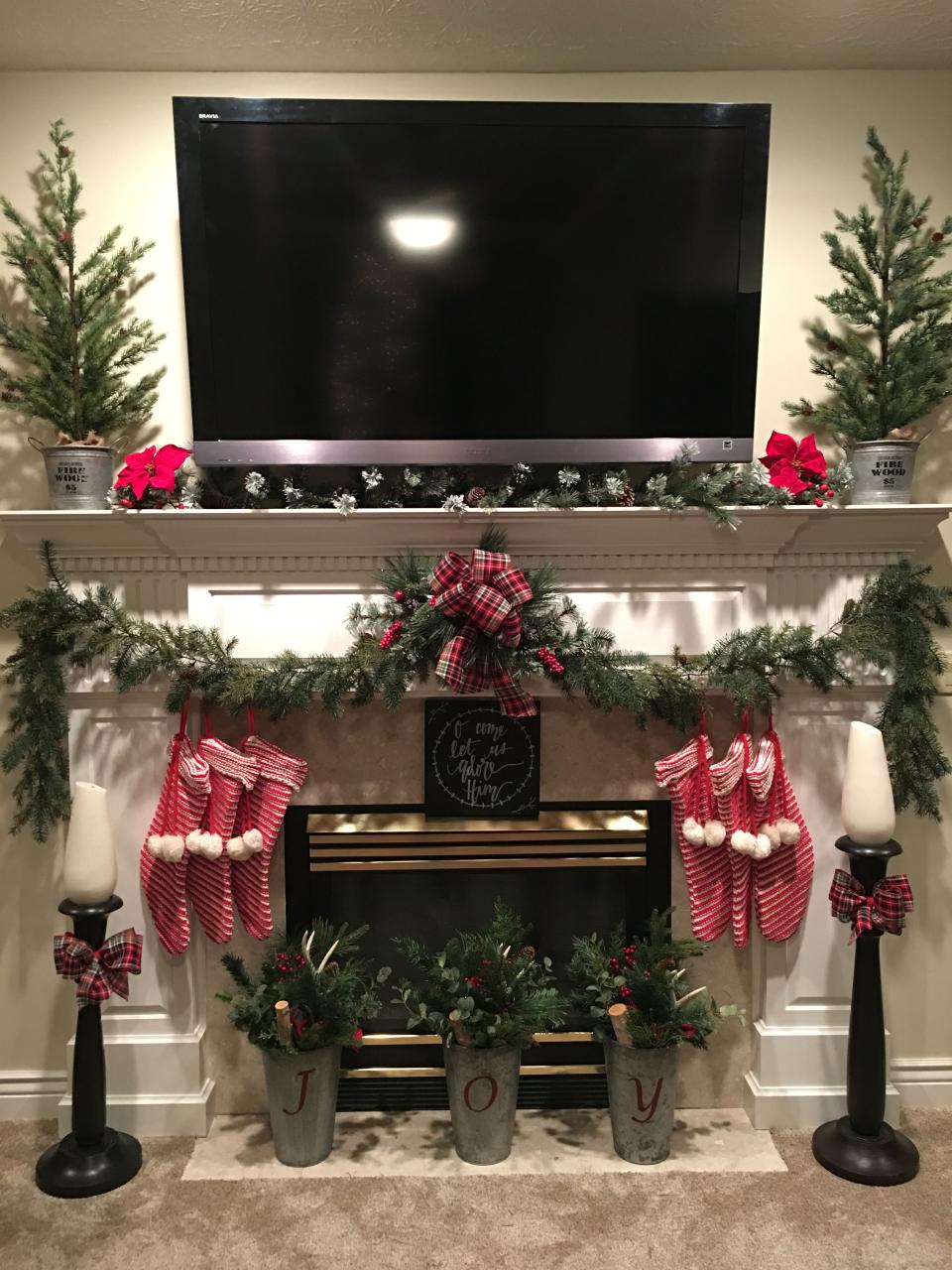 christmas fireplace decor with tv Christmas Fireplace Decor With Tv HomeDecorish