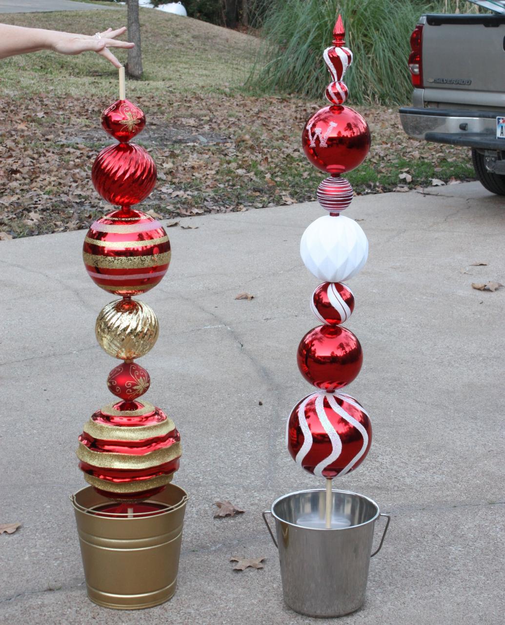 outdoor christmas decorations no plug DIY Tall Ornament Topiary... Christmas lawn decorations, Christmas