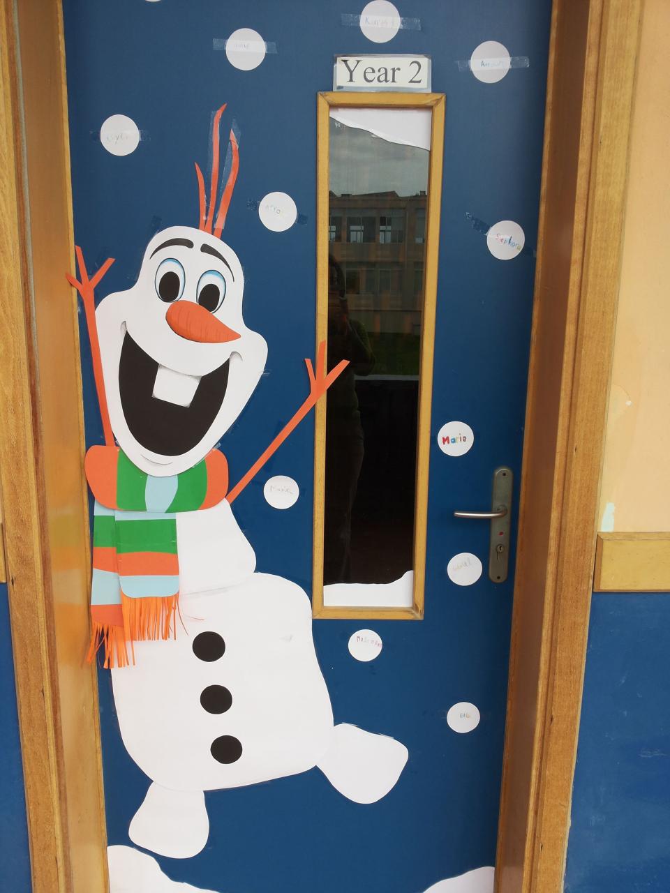 christmas classroom door decor We "Olaf" You! Christmas door decorating contest, Christmas door decorations, Christmas classroom