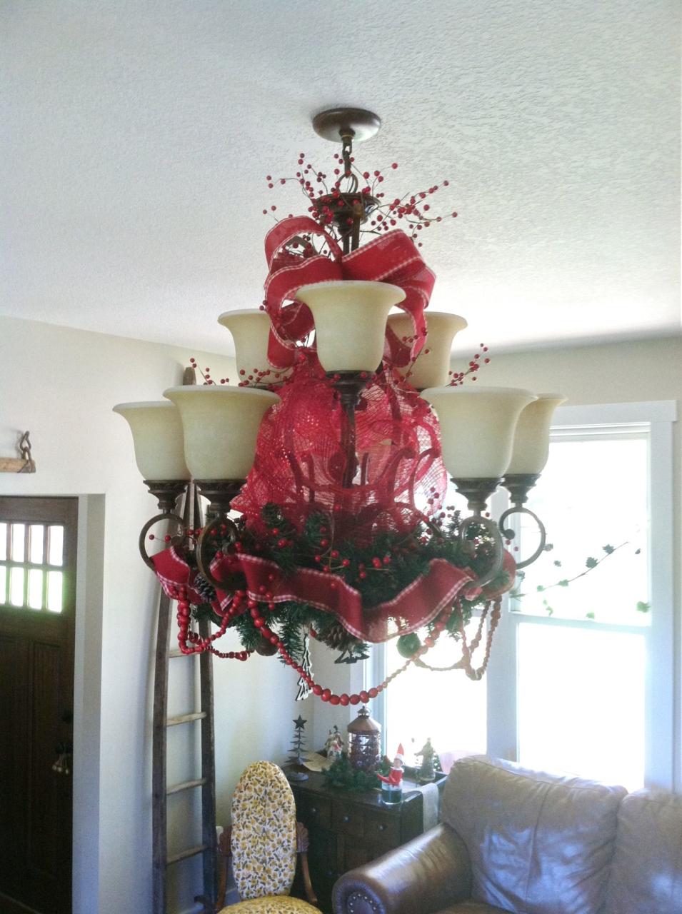 christmas decor for chandelier 20+ Decorate Chandelier For Christmas