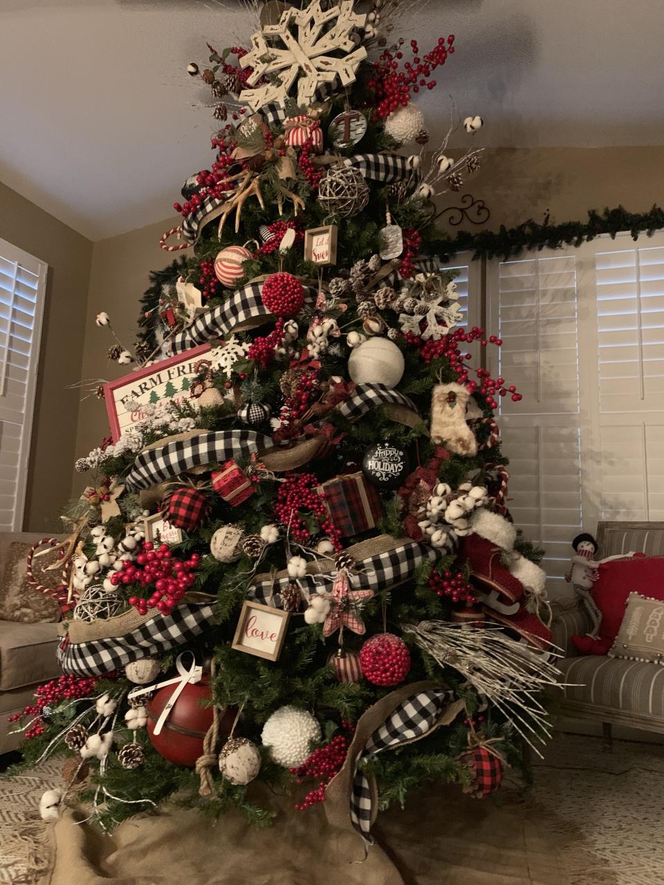 buffalo plaid christmas tree decor 20+ Buffalo Plaid Christmas Tree Ideas