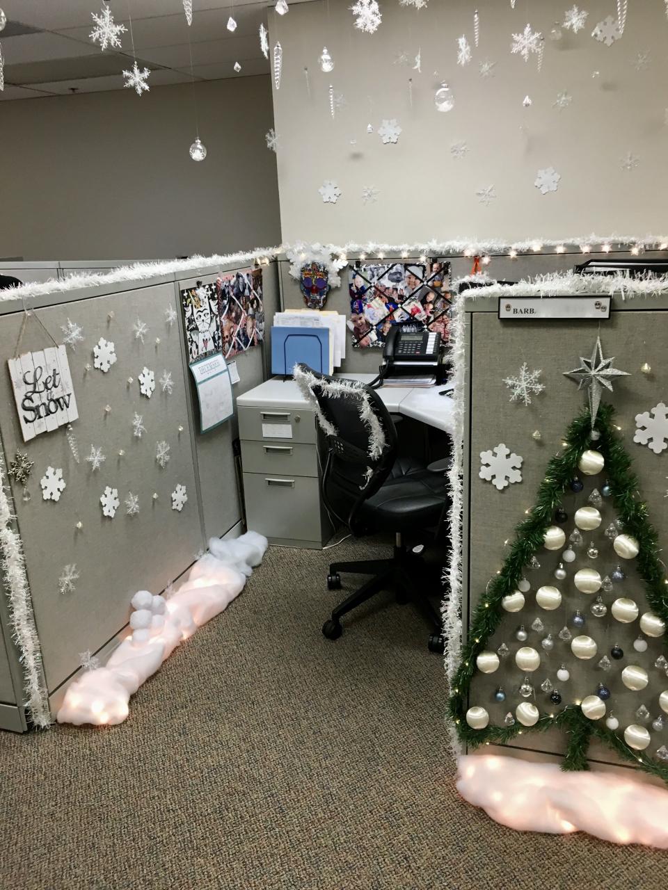 cubicle decor for christmas Christmas Cubicle Contest at work 2018 Office christmas decorations cubicles, Office christmas