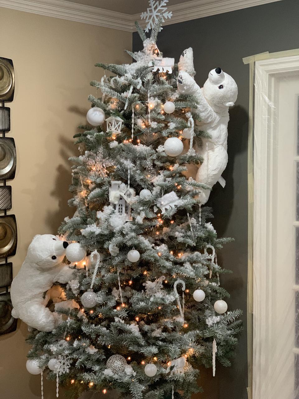 polar bear christmas decor 20+ Polar Bear Christmas Tree Decorations The Urban Decor