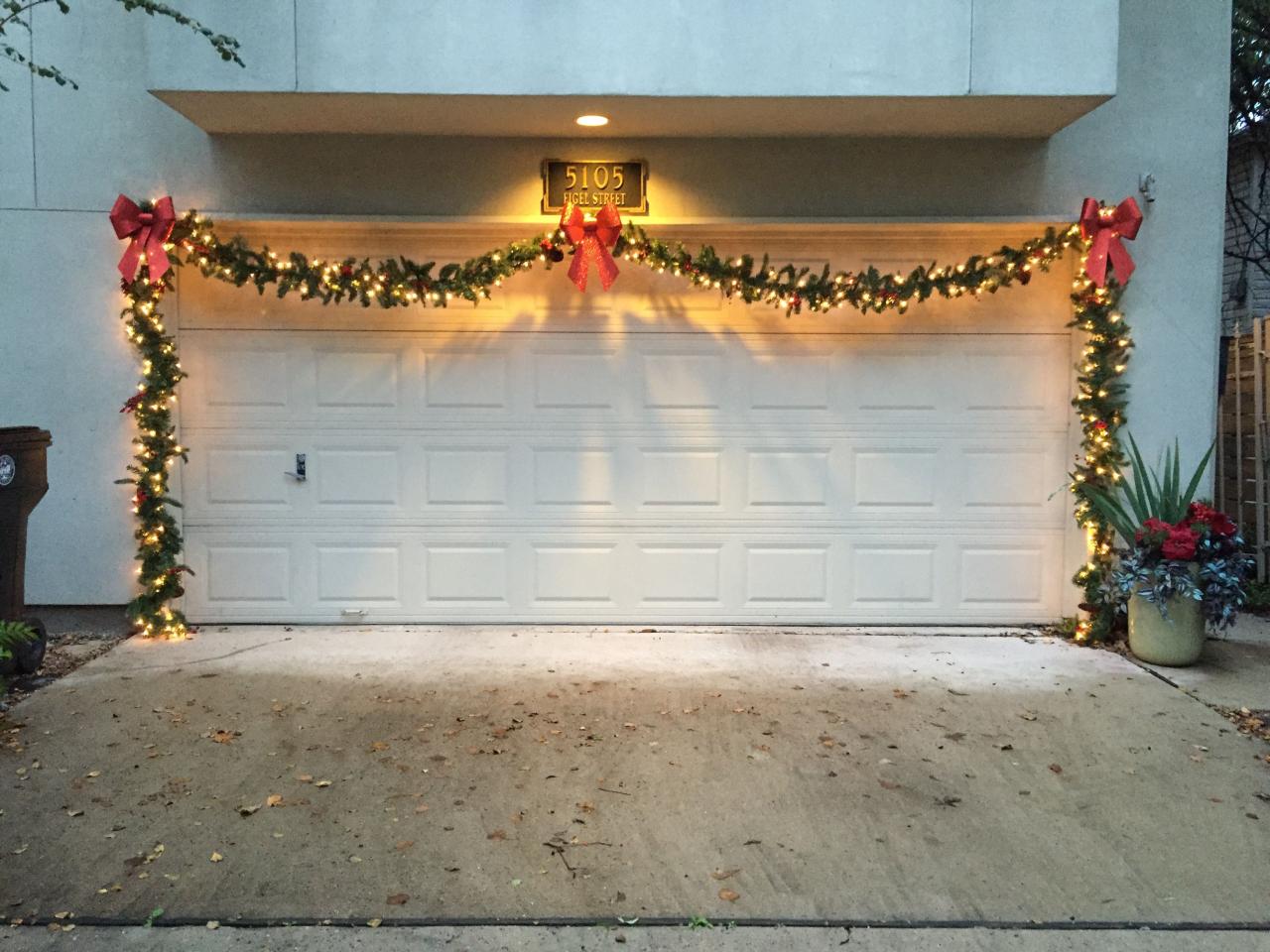 christmas decor for garage door Garage door decorations Exterior Christmas Lights, Outside Christmas