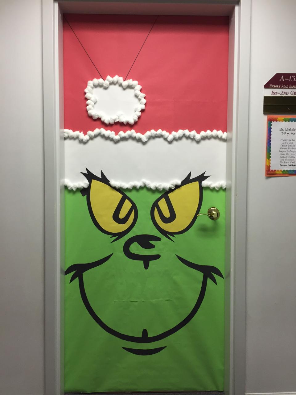 grinch christmas door decor Pin by Christi Richards on Christmas soirée friends room Door decorations classroom christmas