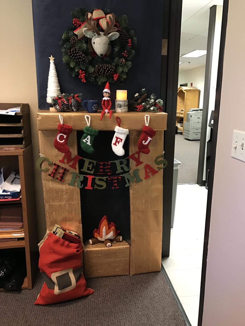 christmas office door decor 30+ Office Door Decorating Ideas For Christmas