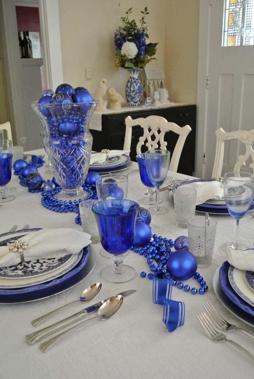 light blue christmas decor 20+ Chic Blue Christmas Dining Room Ideas for Your Inspiration Blue christmas decor, Christmas