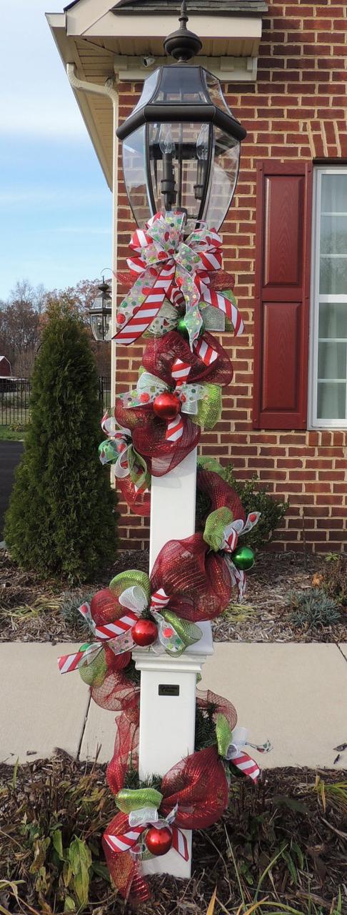 christmas decor lamp post 10+ Christmas Lamp Post Decoration Ideas