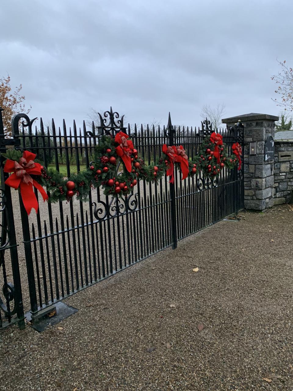 christmas decorations for outdoor gate Christmas Gate Decor Outdoor christmas, Outside christmas decorations