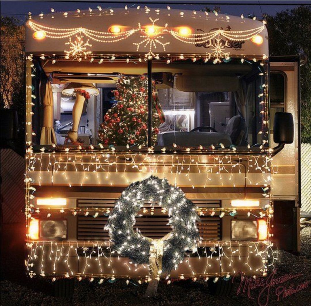 christmas decor for rv Inspiring 15 Beautiful Christmas RV Decorations For Valuable Moment