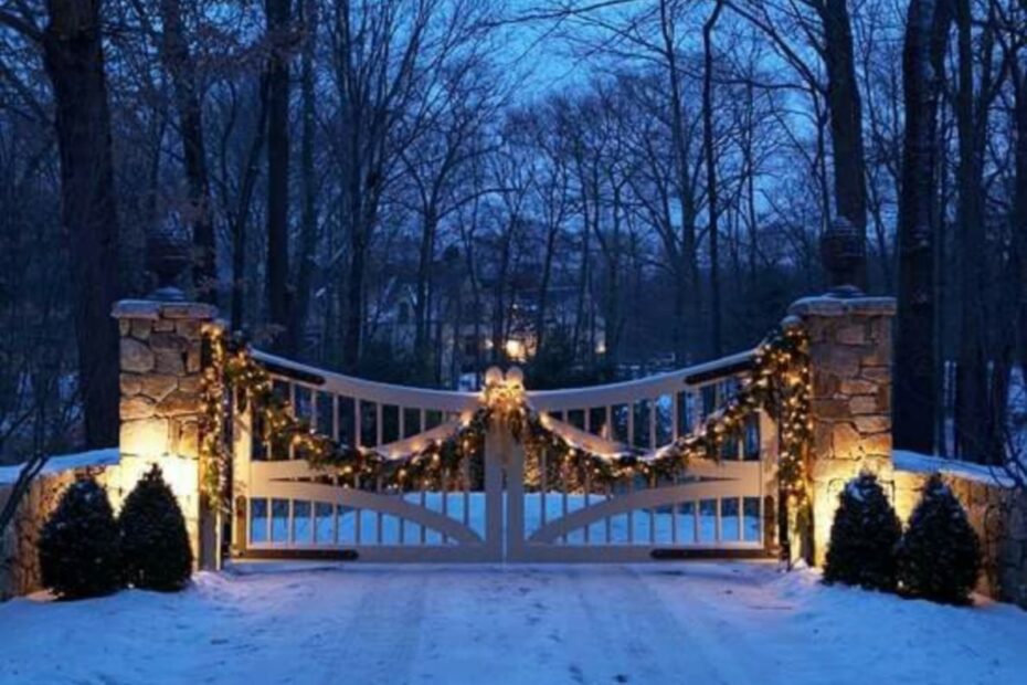 christmas decorations for outdoor gate cool 43 Christmas Decoration Ideas to Decorate Your Outdoor Gate