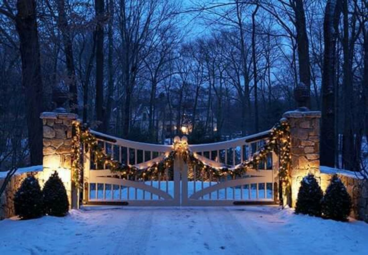 christmas decorations for outdoor gate cool 43 Christmas Decoration Ideas to Decorate Your Outdoor Gate