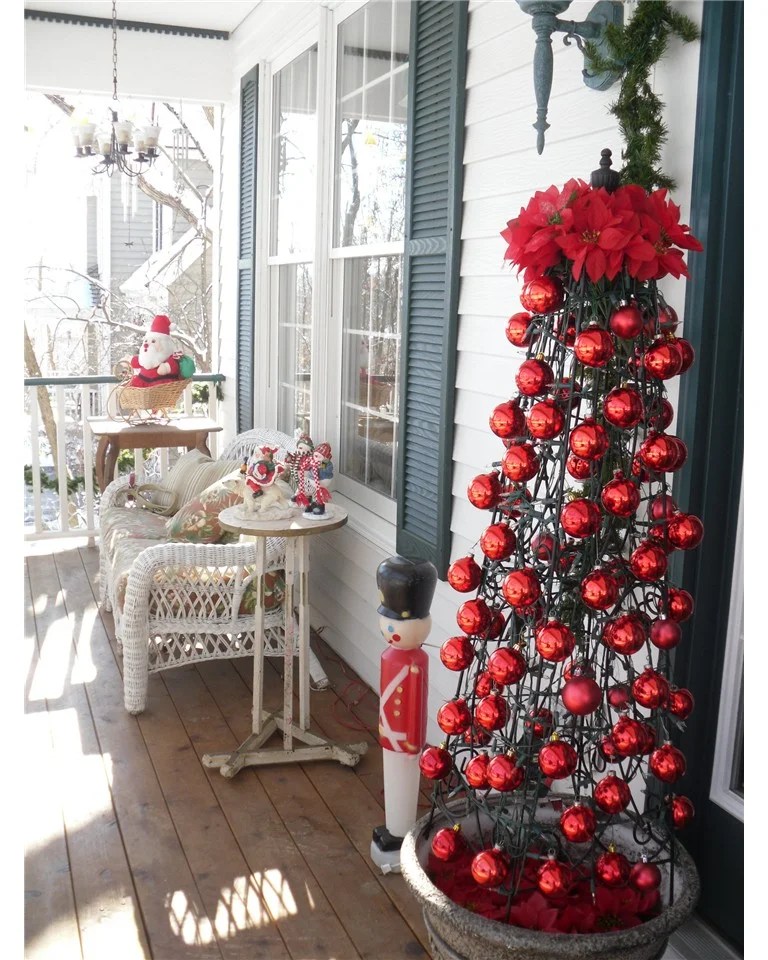 christmas decor for front porch 40 Christmas Porch Decorations Ideas You Will Fall In Love Decoration Love