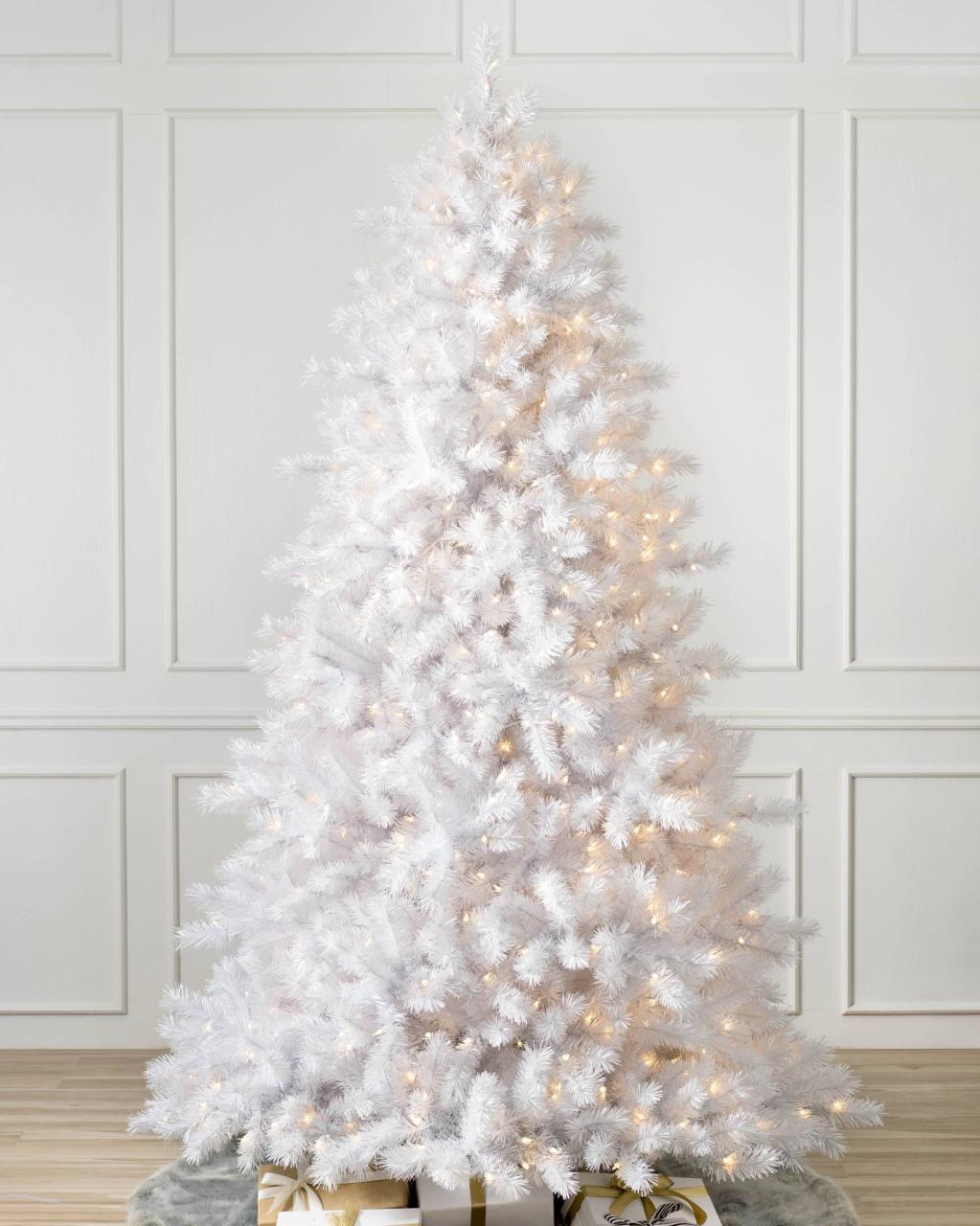 green christmas tree with white decor 5 White Christmas Trees Christmas 2020 Trend