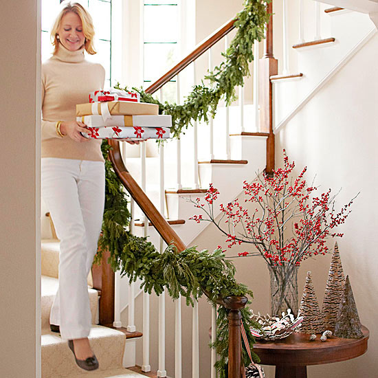 christmas decor for banister 12 Beautiful Christmas Banisters